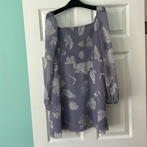 Aritzia Wilfred Emmylou mini long sleeve printed dress smocked bodice size 8
